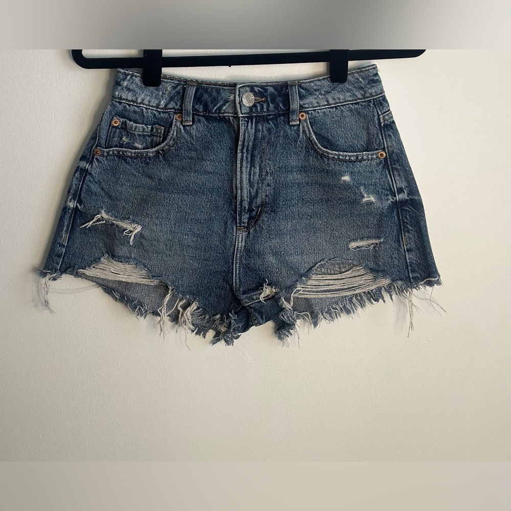Garage Denim Distressed Festival Shorts Size 25